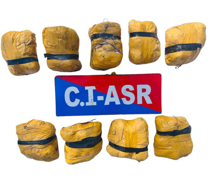 ਅੰਮ੍ਰਿਤਸਰ ''ਚ 9 ਕਿੱਲੋ ਹੈਰੋਇਨ ਸਮੇਤ ਨਸ਼ਾ ਤਸਕਰ ਕਾਬੂ